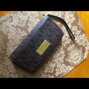 NEVER USED BRAND NEW MK WALLET